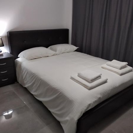 Cozy Place In The Heart Of Harbor Apartment Paphos ภายนอก รูปภาพ