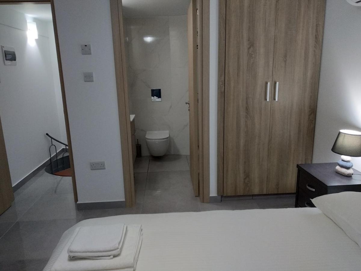Cozy Place In The Heart Of Harbor Apartment Paphos ภายนอก รูปภาพ