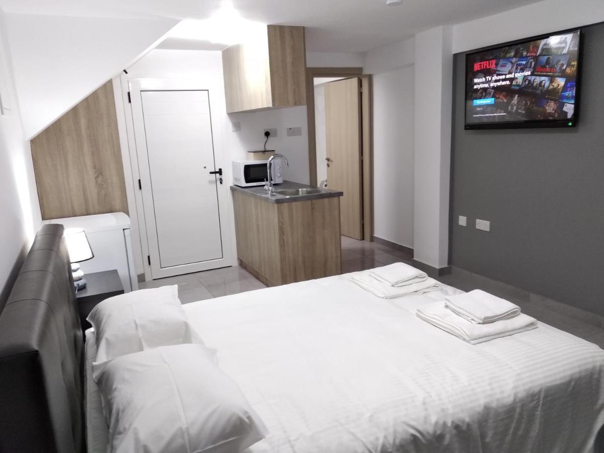 Cozy Place In The Heart Of Harbor Apartment Paphos ภายนอก รูปภาพ
